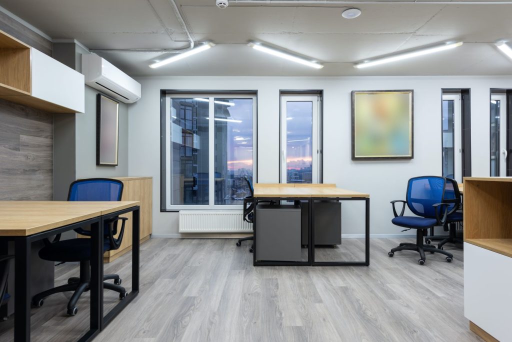 clean office set up