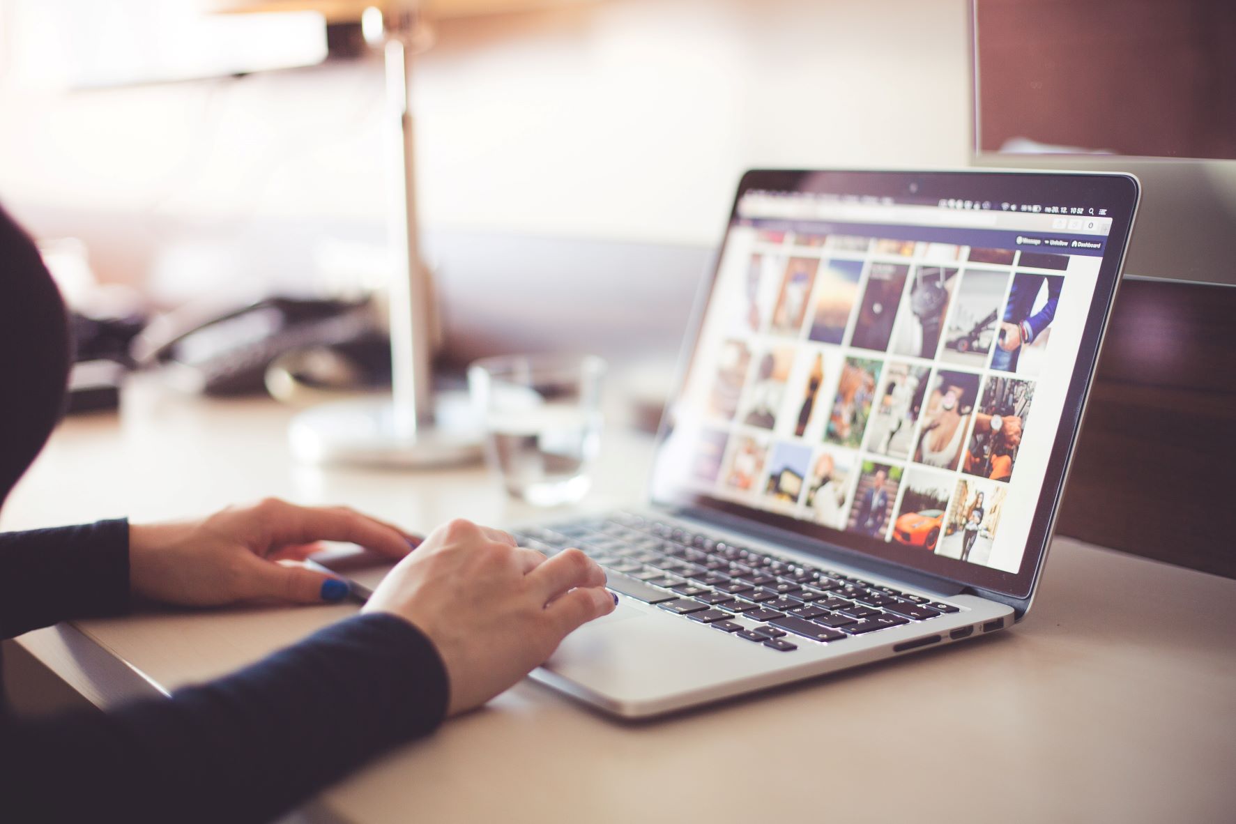 Keeping User Eyeballs: How to Retain Web Traffic