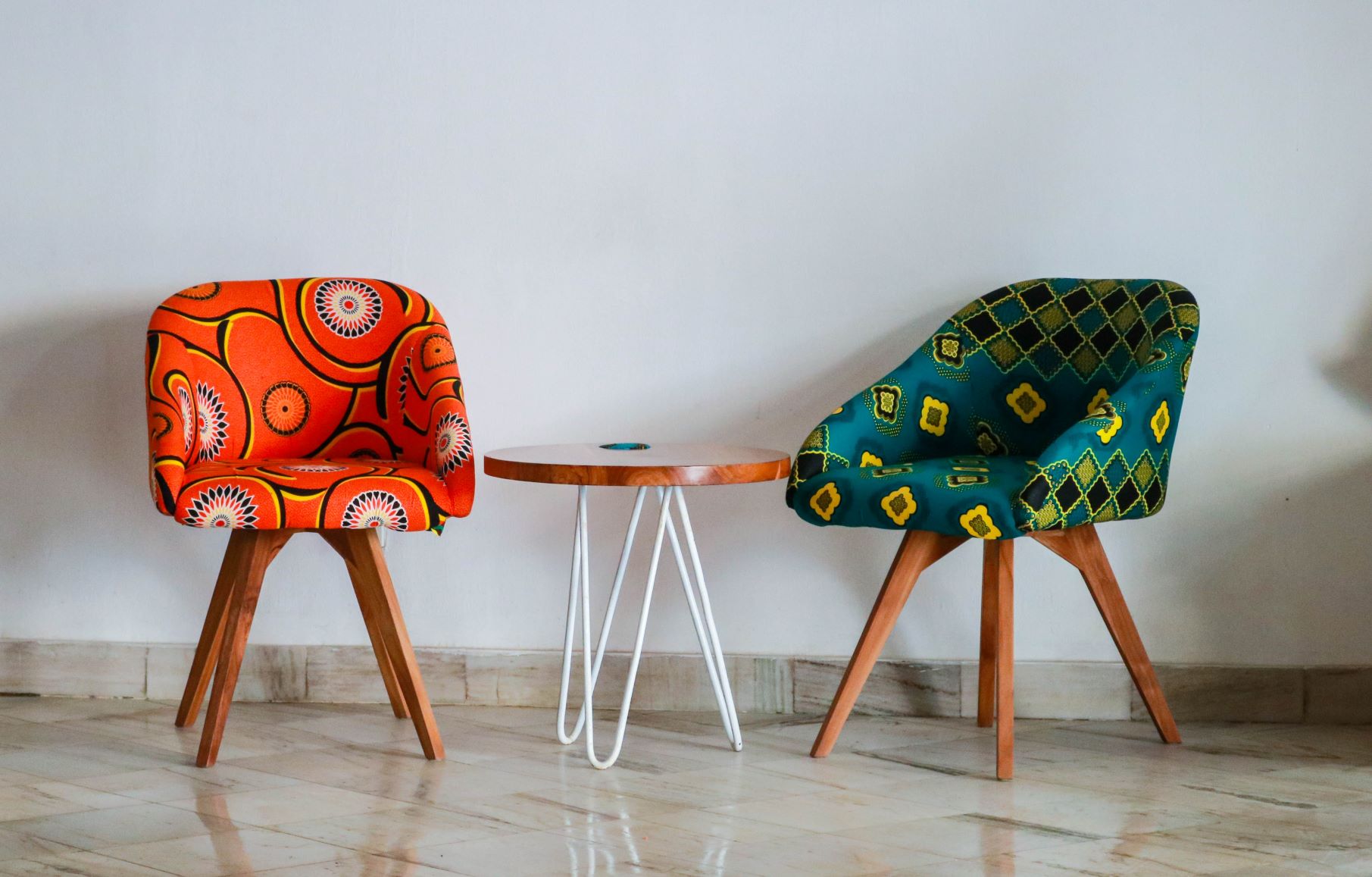 Chairs inspired by Eames Molded Plastic Chair