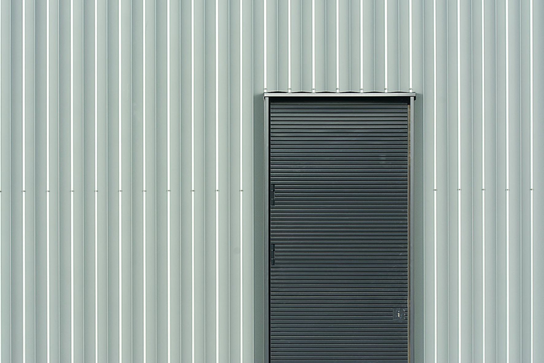 Professional Siding and Construction Work with Wahand Roofing